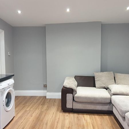 Lovely 1 Bedroom Flat High Barnet 3 Mins Away Exterior photo