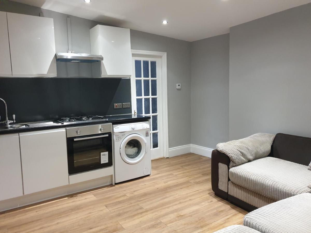 Lovely 1 Bedroom Flat High Barnet 3 Mins Away Exterior photo